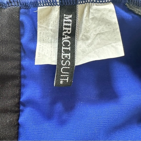 MIRACLESUIT MARINA BLUE WHITE STRIPPED ONE PIECE SWIMSUIT SIZE 12 - Picture 9 of 13